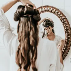 Guma do włosów: Jak używać, by fryzura była perfekcyjna?