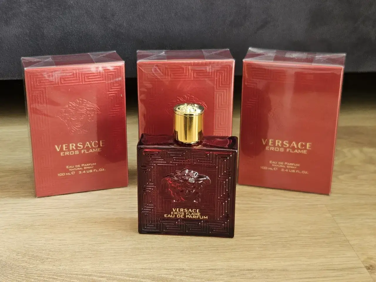 Zafoliowane opakowanie perfum
